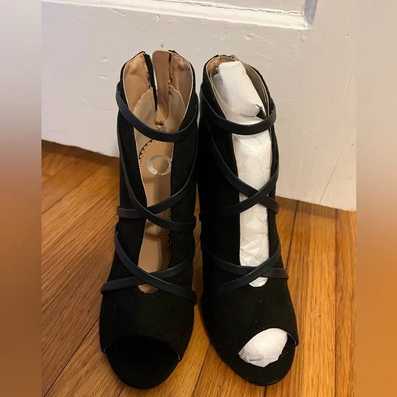 Journee Collection Samara black bootie 8 wide - Picture 3 of 5